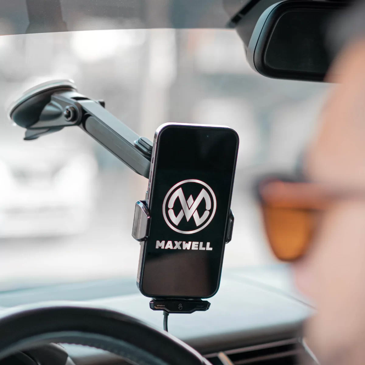 Maxwell Wireless Car Charger and Holder with Auto-Clamping for iPhone and Samsung